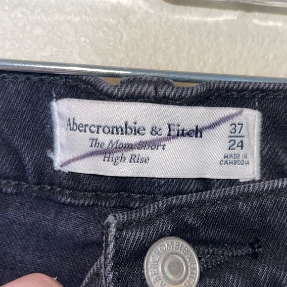 NWT ABERCROMBIE & FITCH High Rise Mom Shorts Black Distressed Size 37/24 - Picture 6 of 7